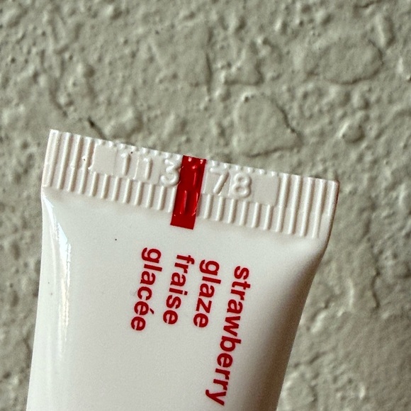 NEW Rhode Lip Peptide Treatment Strawberry Glaze - Picture 5 of 5